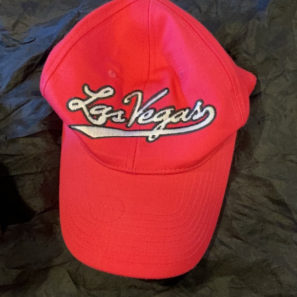 Assorted hats - Picture 5 of 8